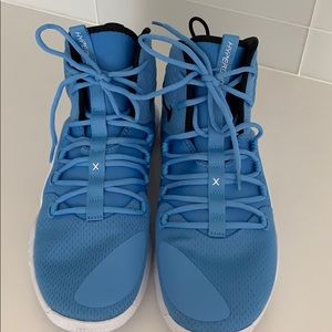 Nike Hyperdunks never been worn sneakers